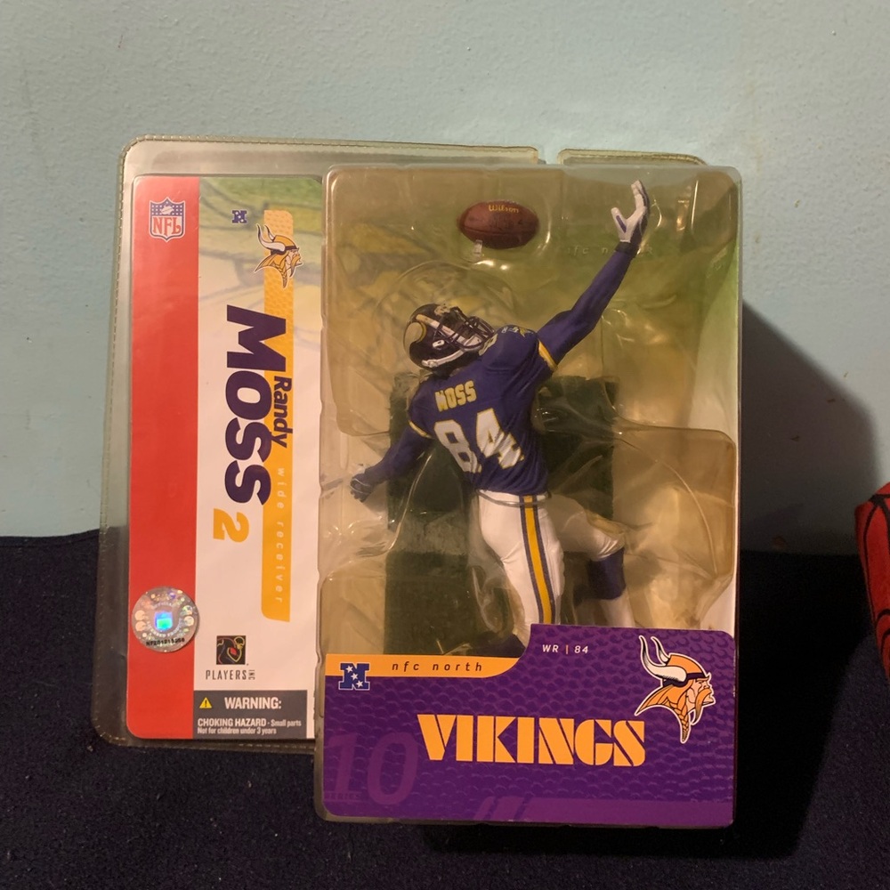Vintage 2004 McFarlane Minnesota Vikings Randy Moss NFL collectable figure